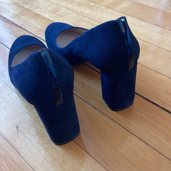 Black Suede Hobbs pumps US 5/ 36 - Picture 4 of 4